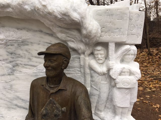 Pete Seeger Statue 5